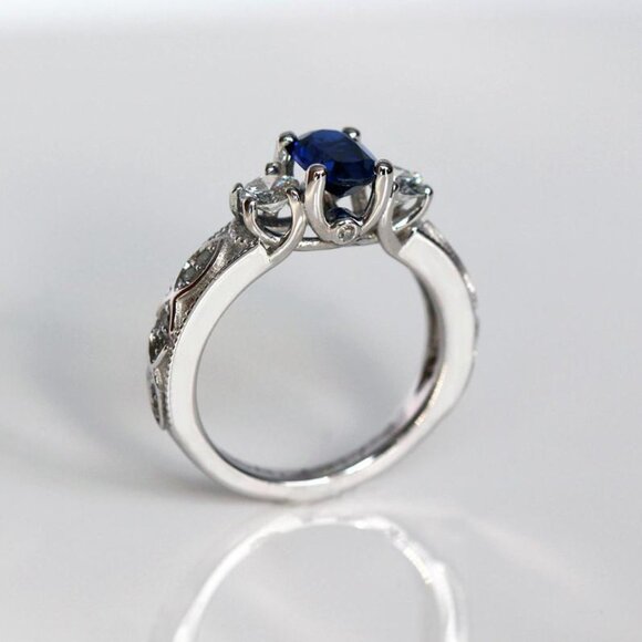 Noble Anillo Oval Royal Blue Gemstone Dainty Silver Ring for Women, VIP4… - Picture 1 of 9